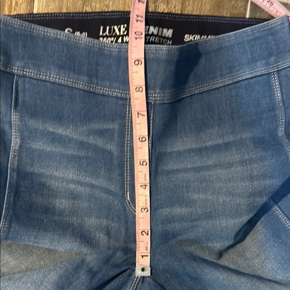 Luxe Denim Skimmer Jeans with Stretch - Picture 5 of 10
